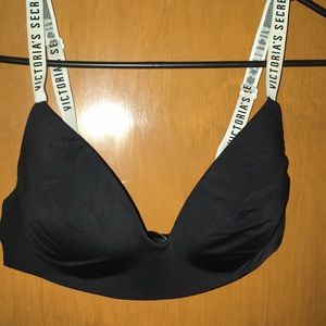 Victoria’s Secret 36C padded sports bra